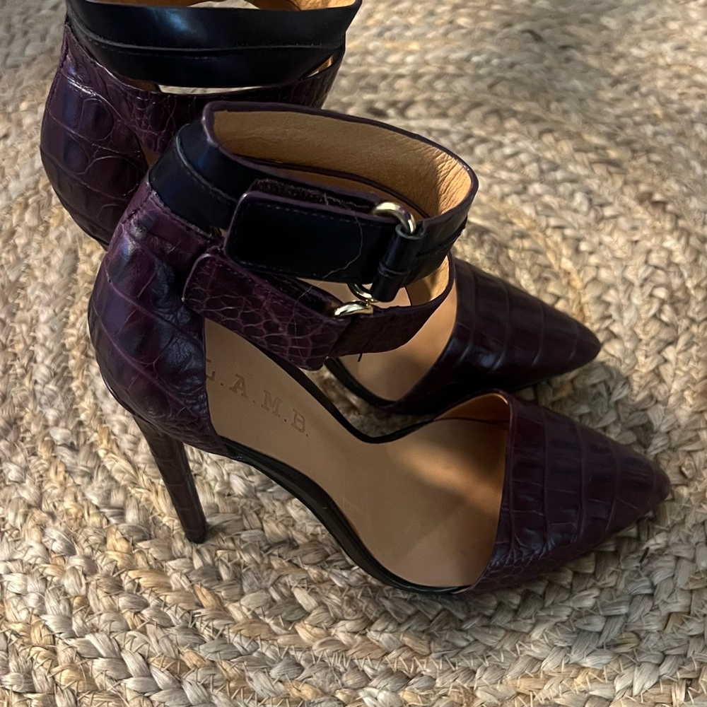 L.A.M.B. Burgundy Croc-Embossed Heels | Size 6.5 - Picture 4 of 4